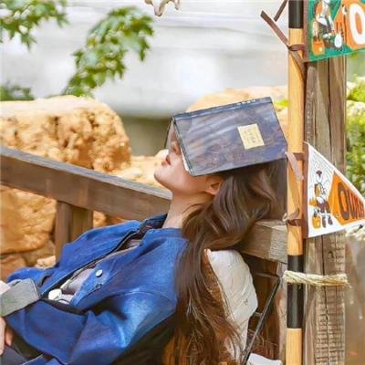 俏皮女学生